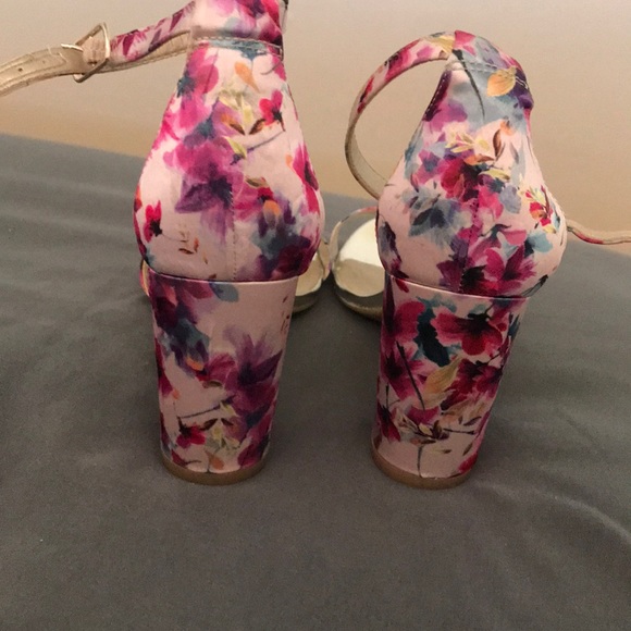 Shoes - Picture 4 of 5